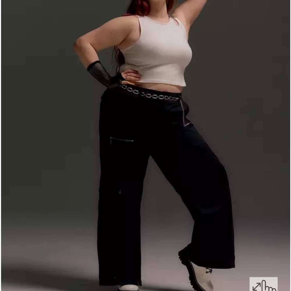 Torrid Nightfall black cargos NWT size 18